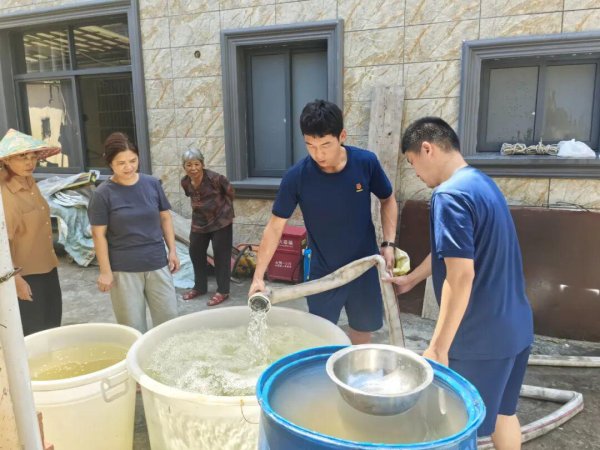 顺阳网 持续高温用水告急，消防送水解民忧